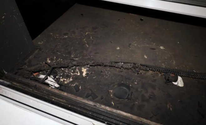 Ночью в Праге забросали «Русский дом» коктейлями Молотова