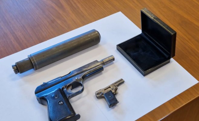 Мужчина позвонил в полицию: хочу сдать снаряд длиной почти метр. Оружейная амнистия в Чехии вскрывает и настоящие редкости