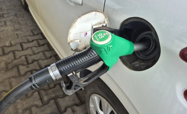 Дизель подешевеет сразу, а бензин — сильнее всего на трассах