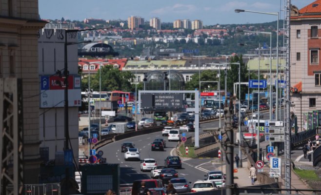 Продажи подержанных авто рухнули на треть: рынок спасают электромобили