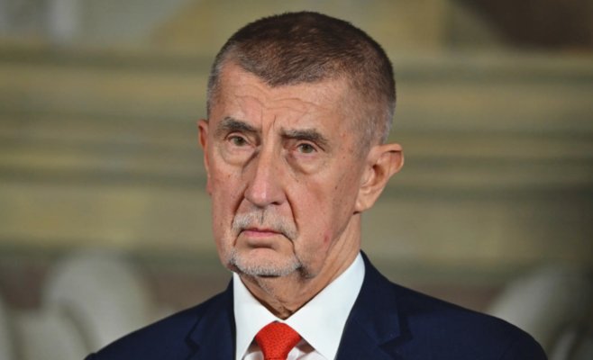Андрей Бабиш поздравил Петера Мадьяра с победой на выборах, хотя до последнего поддерживал Орбана