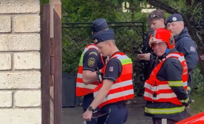 В Праге при разборе подвала нашли радиоактивное вещество и опасный реагент, который раньше использовали как взрывчатку