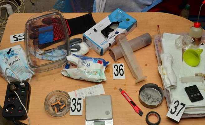 Управляли из Пльзеня, возили из Украины и Испании: полиция раскрыла крупную наркосеть