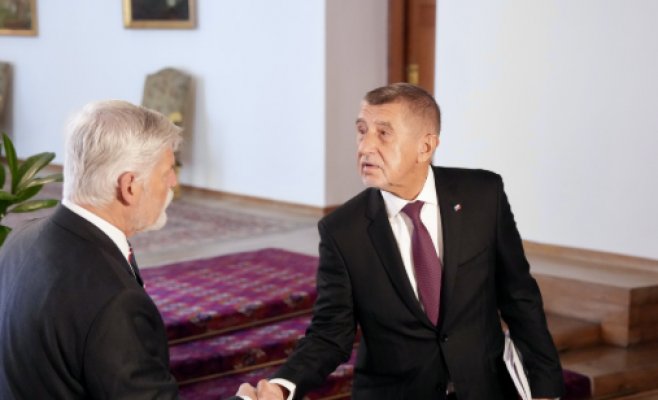 Бабиш прибыл на Град к Павлу: спор о саммите НАТО выходит на первый план