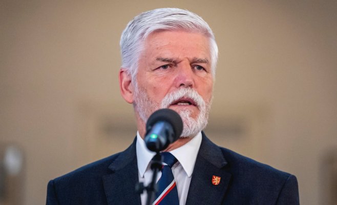 Президент подписал закон, позволяющий правительству ограничить цены на топливо
