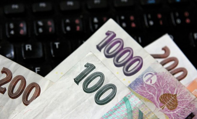 Мошенники настолько запугали жертву, что она не поверила даже настоящим полицейским, стоявшим перед ней