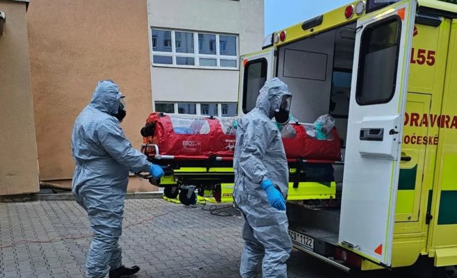 В Чехию едет человек с высоким риском заражения Эболой