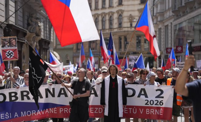 «Убирайтесь домой, в рейх!»: в Брно прошли масштабные протесты против съезда судетских немцев