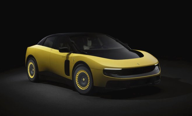 Акции Ferrari падают после презентации электромобиля