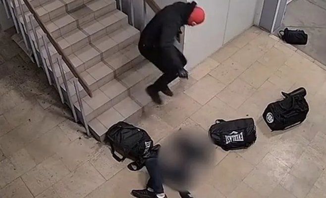 Жестокое избиение, удары ногами по лежачим и прыжки на голову: полиция разыскивает футбольных хулиганов с шокирующего видео