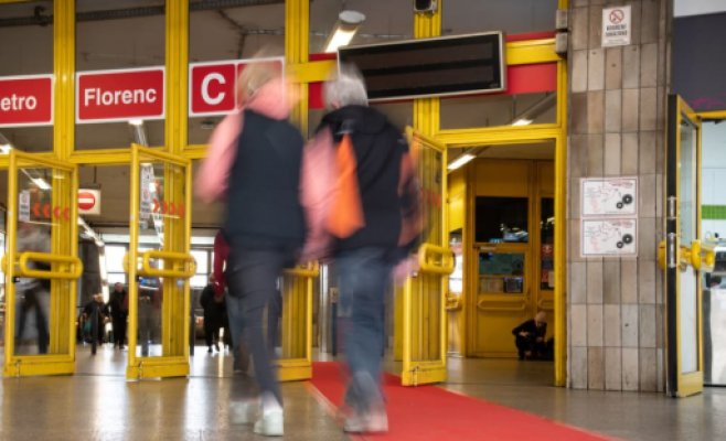 Падение человека на рельсы парализовало работу пражского метро