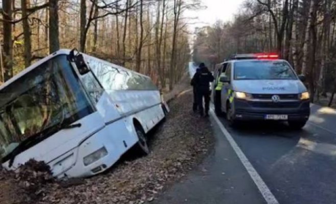 Бездомный в Пльзени угнал автобус и протаранил несколько машин