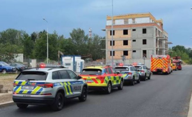 ЧП на стройке в Праге: женщина сорвалась в шахту лифта, в ее крови обнаружили алкоголь