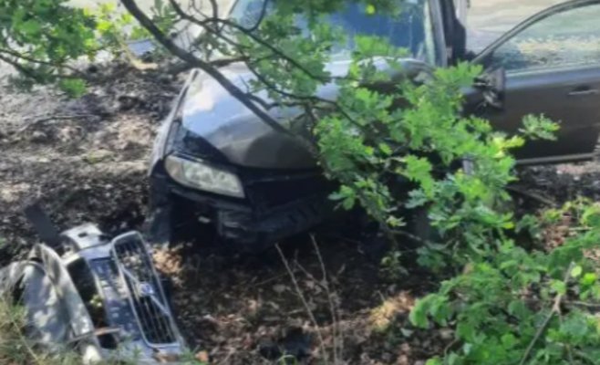 Водитель вылетел с дороги и оказался в пруду под Ческе-Будеевице: алкотестер показал почти три промилле