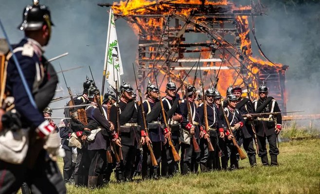 Реконструкция битвы под Кениггрецем 1866 года в Градец-Кралове