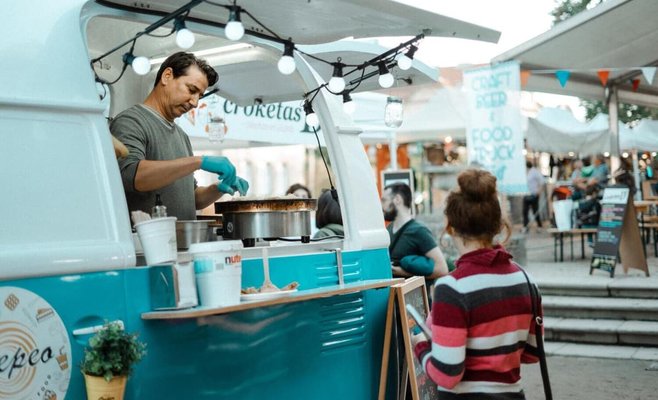 Karlínský street food festival в Праге
