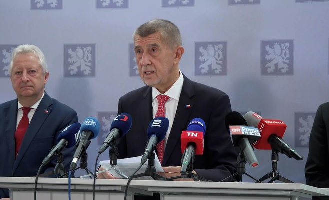 Бабиш и Павел разделили роли на саммите НАТО в Анкаре после спора о протоколе