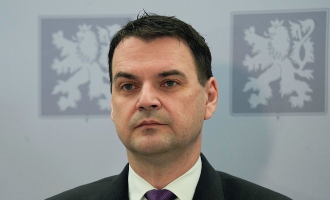 Министр Мацинка и президент Павел разошлись во мнениях о координации перед саммитом НАТО в Анкаре