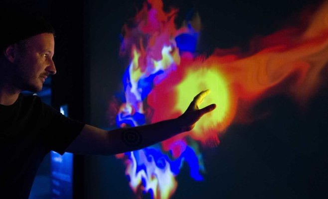 Lumia Gallery: новая часть LOADED_03 и инсталляция Макото Иноуэ