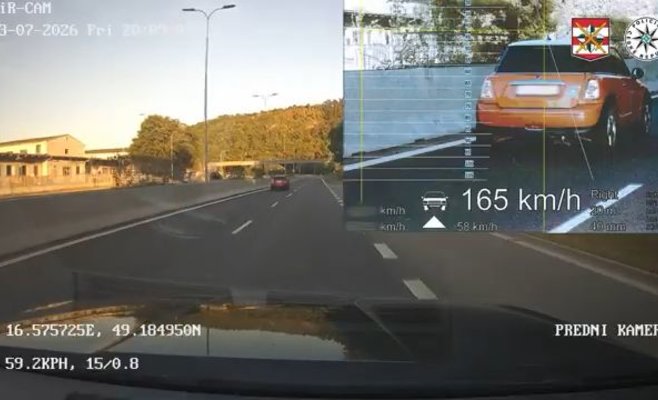 В Брно новичок за рулём разогнался до 165 км/ч, чтобы впечатлить девушку