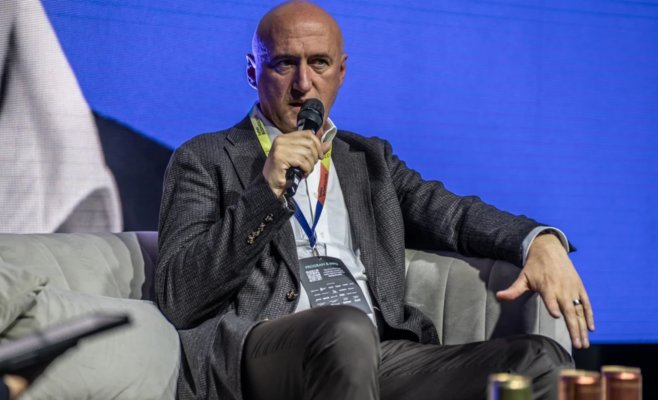 Ян Жак, глава Dr. Макс: аптеки перестают быть местом с коробочками таблеток