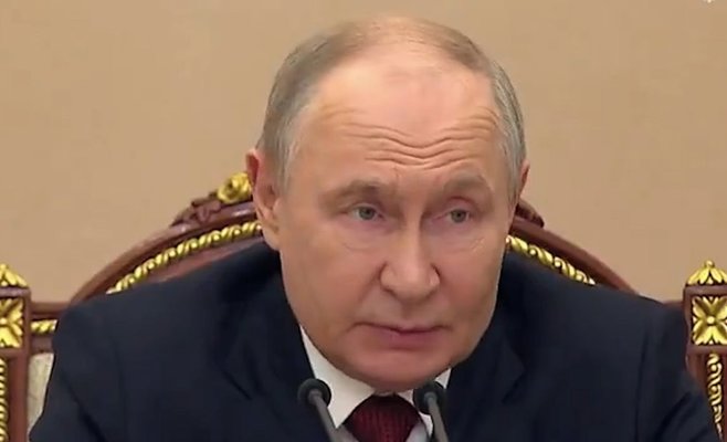 Крым остался без топлива и света: Путин распорядился о срочных дотациях