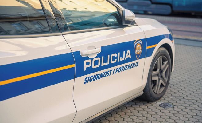 В Хорватии двое чехов нашли сумку с миллионом крон и не вернули её — теперь под арестом