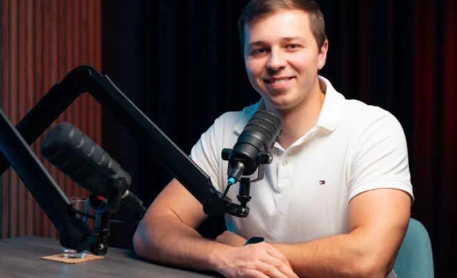 Запретите людям работать: технодиректор Mews Йозеф Старыхфойту о том, как ИИ-агенты меняют бизнес