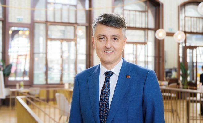 Экс-глава чешских железных дорог держал штат из 26 советников за 3 миллиона крон в месяц