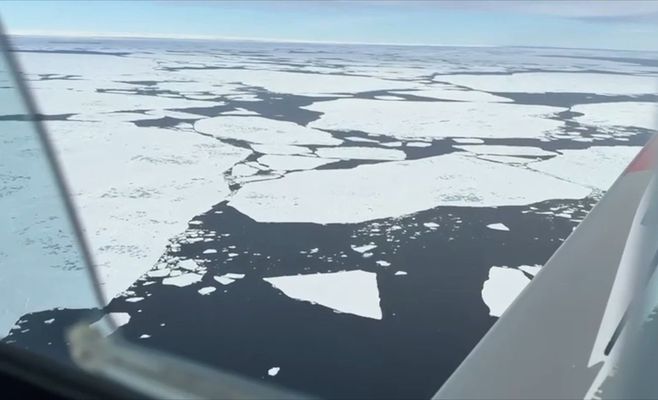 72-летний чех перелетел через Северный полюс на сверхлёгком самолёте и показал кадры полёта