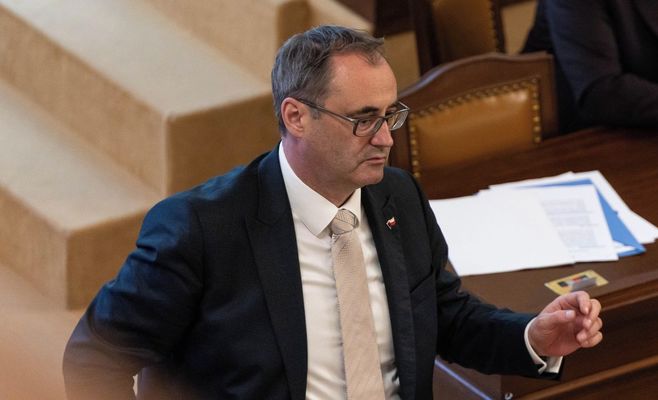 Диктофон министра Штястного, потерянный в кабинете правительства, оказался продуктом китайской компании
