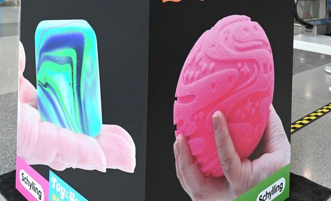 Опасный тренд из TikTok: антистресс-игрушки взрываются в микроволновке и обжигают детям лица