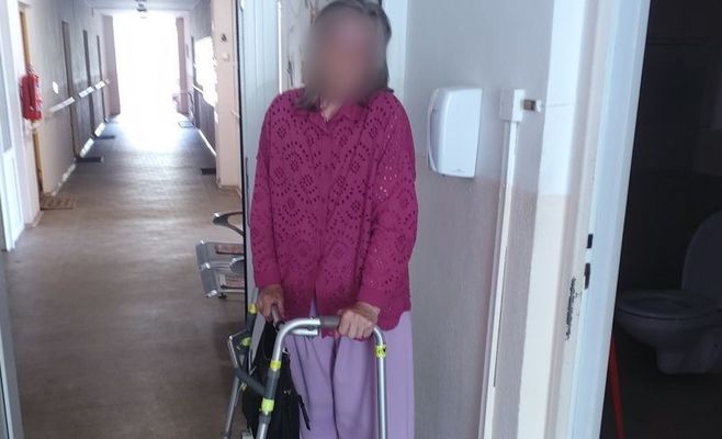 В Карловых Варах 80-летняя пенсионерка с ходунками вышла на четырёхполосную трассу
