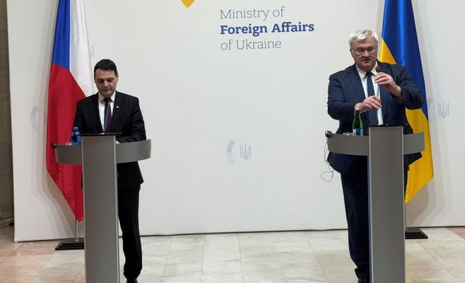 Новий очільник МЗС Чехії Мацінка обговорив з українським колегою підтримку Києва та вступ до ЄС