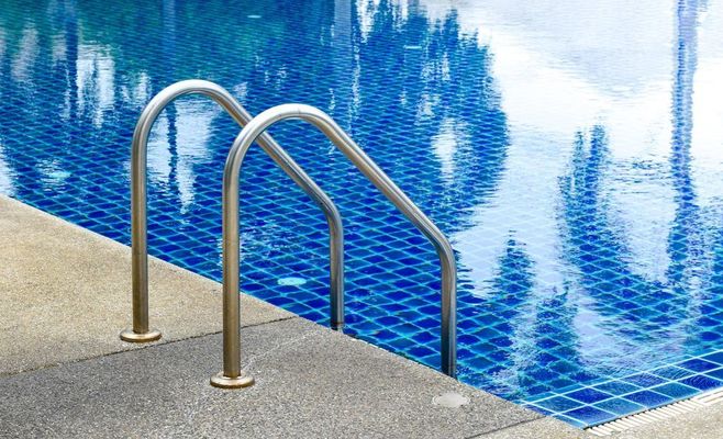 Around 60 tourists suffer chlorine poisoning in hotel pool in Spain