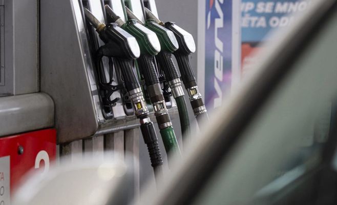 Бензин і дизель у Чехії продовжують дорожчати: скасування держрегулювання та напруженість на Близькому Сході штовхають ціни вгору