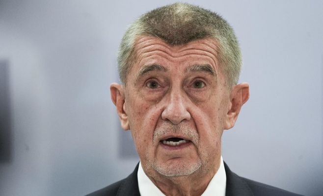 Бабиш планирует весной поехать в Китай вместе с Гавличеком