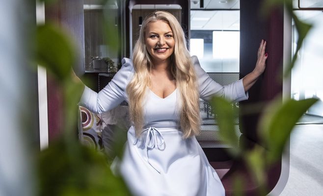 Симона Кийонкова передала ЧВУТ рекордные 6 миллионов крон на поддержку молодых учёных