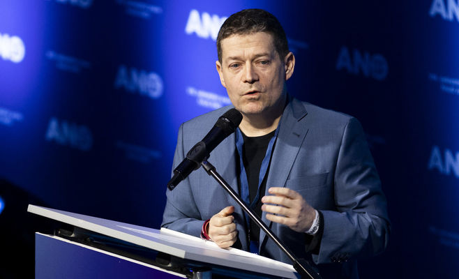 Депутат Нахер вложил сотни тысяч крон в криптовалюту, которую называют финансовой пирамидой