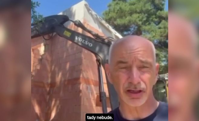 Замгубернатора из окружения Кубы сносит собственный дом у пруда Дегтарж — разрешения оказались не в порядке