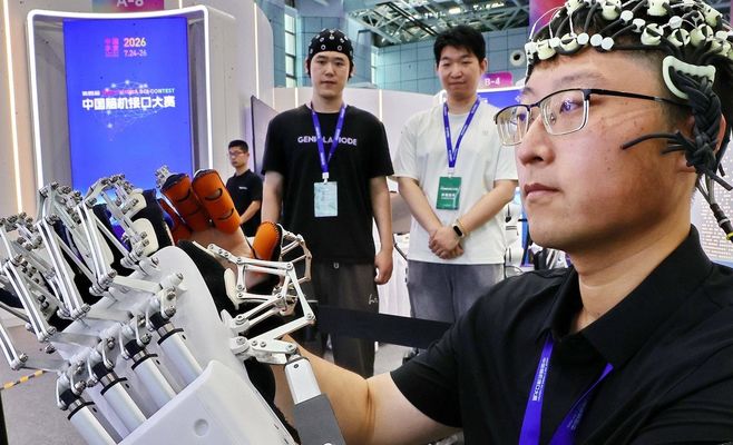 Chinese brain chip helps paralyzed man write and hold objects again