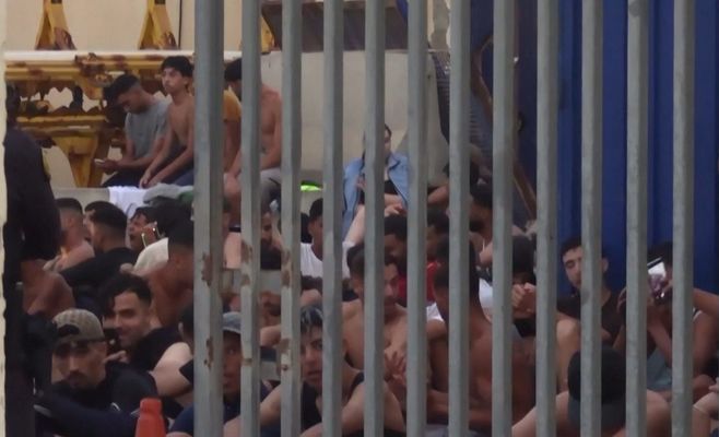 Тисячі марокканців штурмом прорвалися до іспанської Сеути