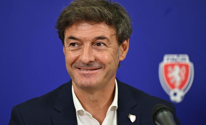 Spaniard Santiago Denia takes charge of the Czech national football team on a record salary of €70,000 a month