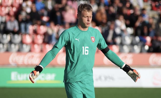 Czech goalkeeper Horníček close to record-breaking move to Newcastle