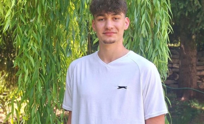 Medical Student Saves Bleeding Pensioner on a Bus and Escorts Her to Hospital in Kolín