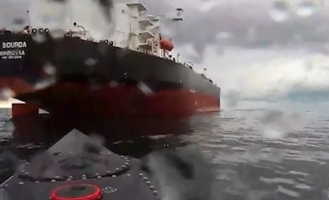 Україна потопила російське вантажне судно та атакувала НПЗ у Башкортостані