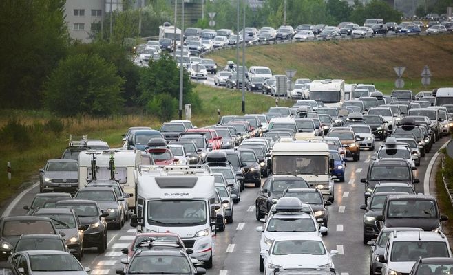Croatia Grinds to a Halt: Traffic Jam to the Coast Stretches 12 Kilometers
