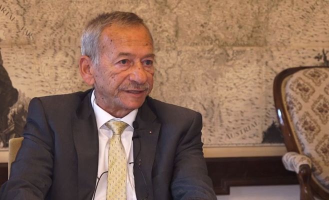 Дочь покойного сенатора Кубери возмущена: коалиция вокруг SPD спекулирует именем её отца