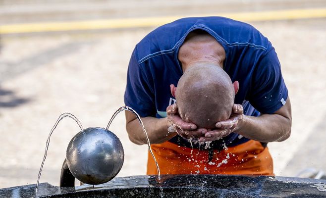 How to sleep in the heat: a sleep specialist's tips for surviving tropical nights
