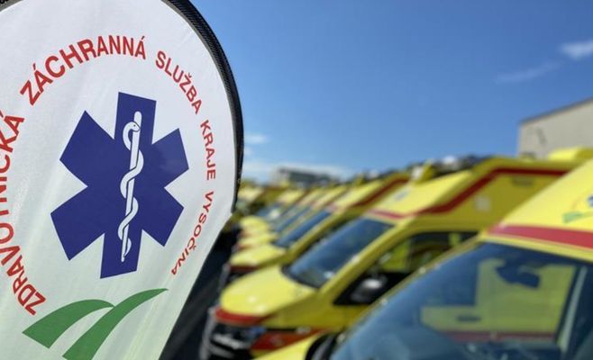 На Їглавщині зіткнулися три автомобілі: постраждали 11 людей, серед них четверо дітей
